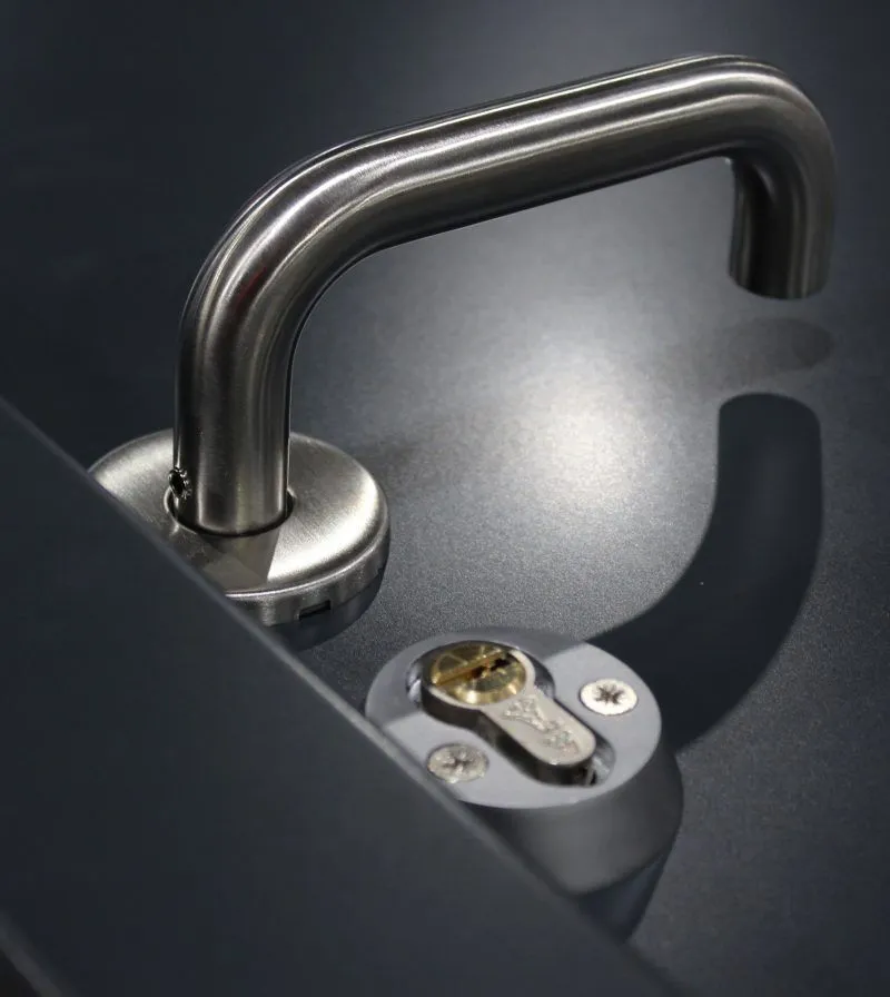 handle–800×896